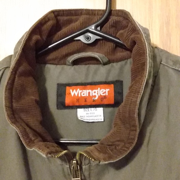 Wrangler Green Insulated Vest for Outdoor Adventures Size Large - Picture 4 of 6